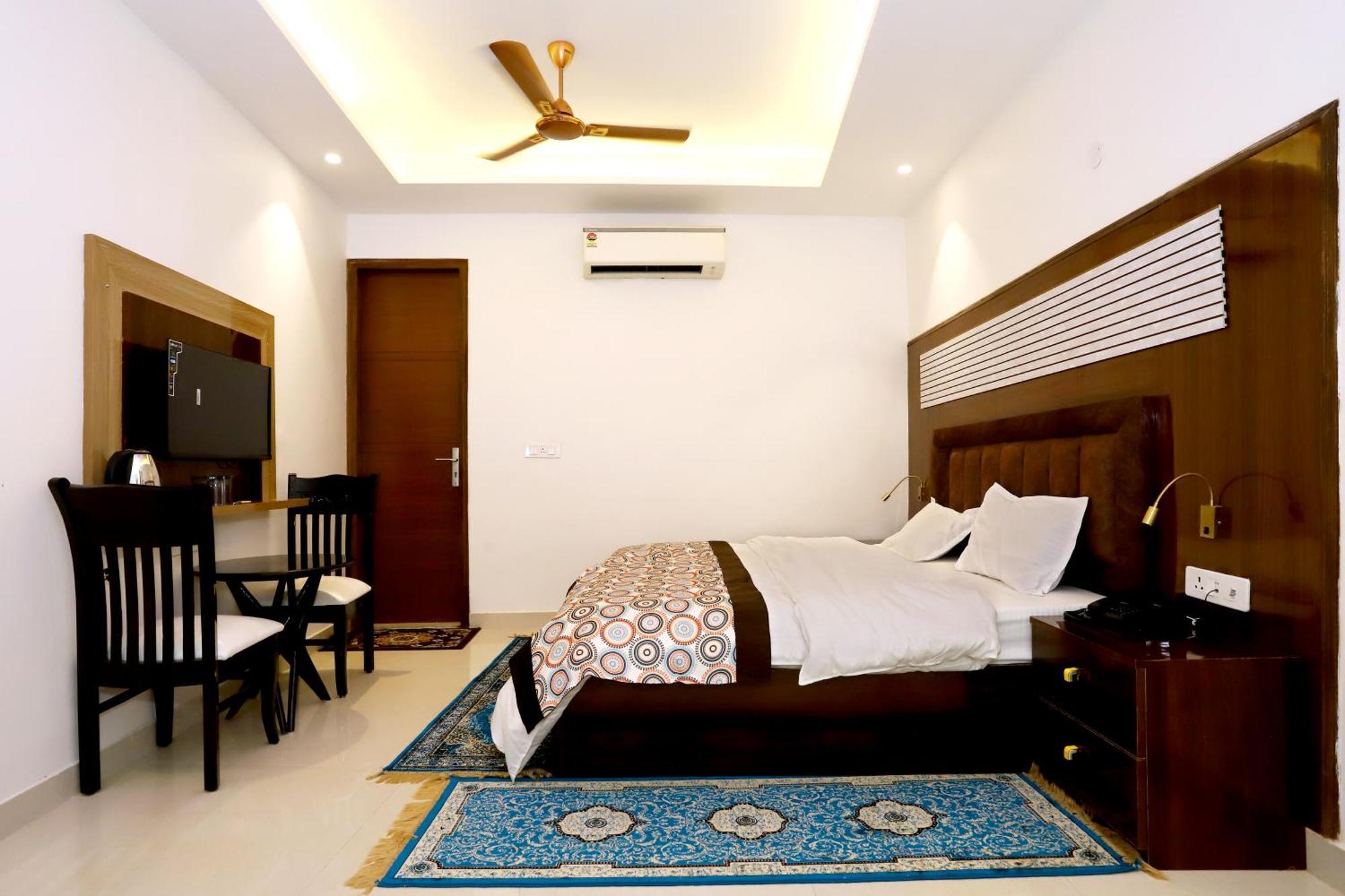 Vrindavan Guest House 뉴델리 외부 사진