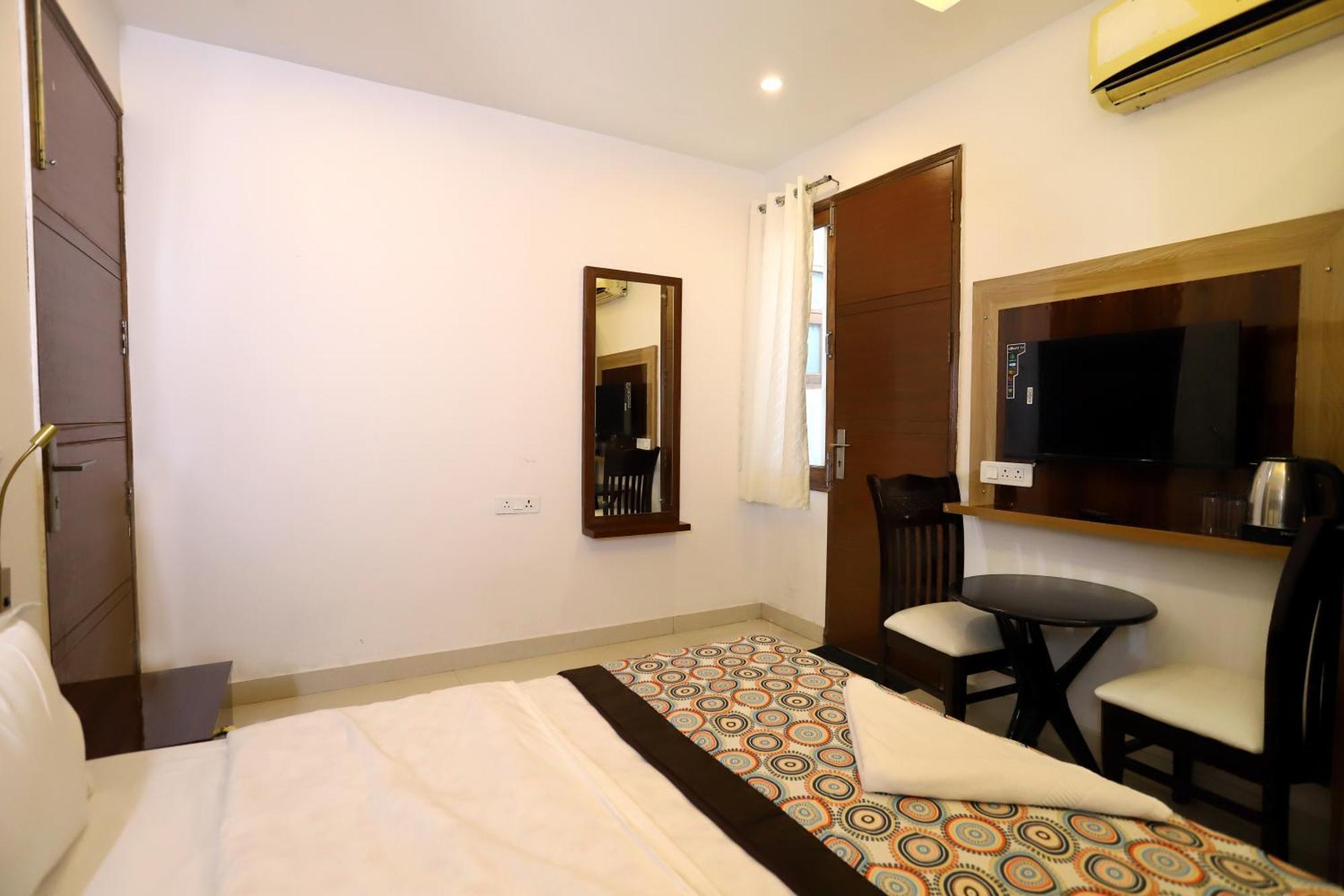 Vrindavan Guest House 뉴델리 외부 사진